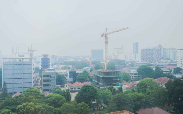 Minimalist Studio Room Menteng Park Apartment By Travelio