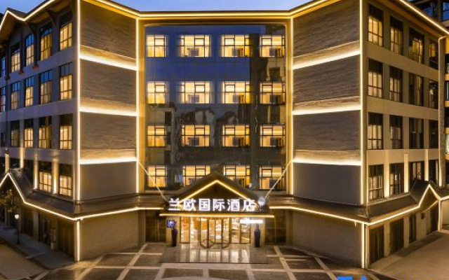 Lanou International Hotel (Shaoshan Scenic Area High-Speed Railway Station)