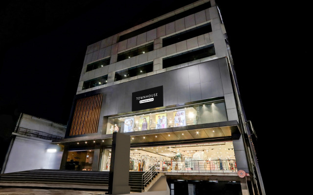 Capital O 49955 Hotel Green Tree