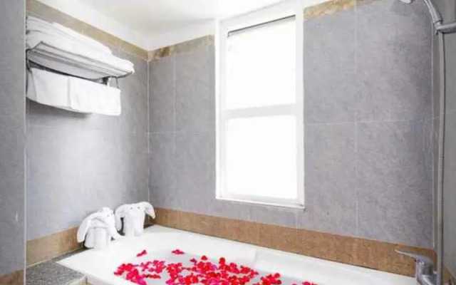 House Land Hotel 2 Da Nang by ZUZU
