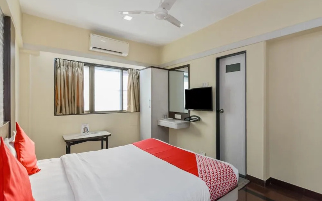 OYO Flagship 18502 Sahar International