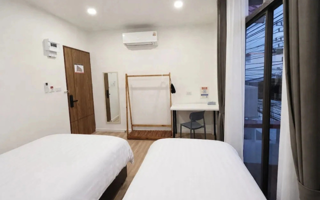 Sup Hometel Phuket