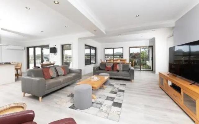23 Elouera Crescent