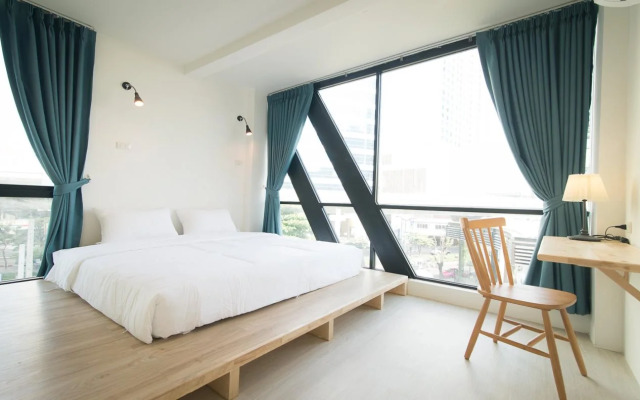 Suk18 Hostel - Adults Only