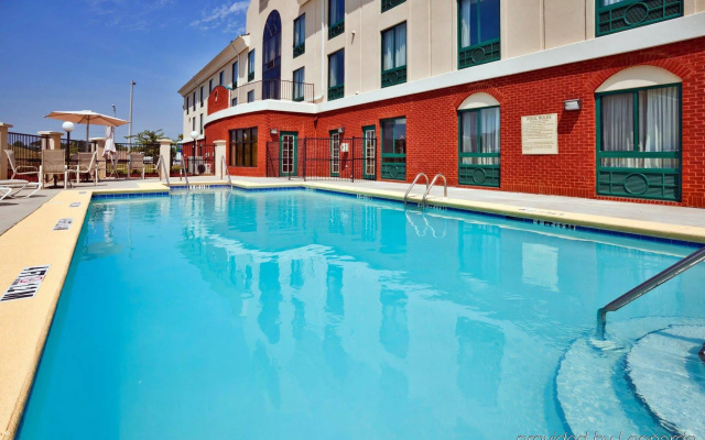 Holiday Inn Express Selma