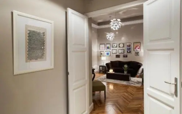 BacHome Gallery B&B