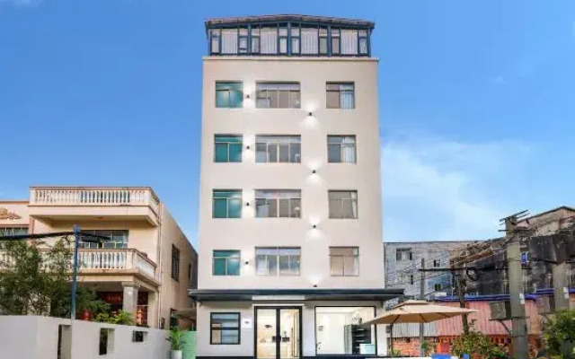 Haipanju Scenic Vacation Homestay (Qiaogang Beach Fengqing Street)