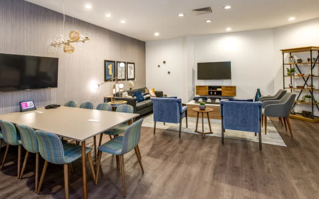 Crowne Plaza Hotel White Plains downtown