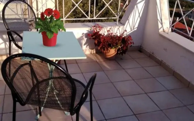 Red Rock and View Leonidio maisonette studio