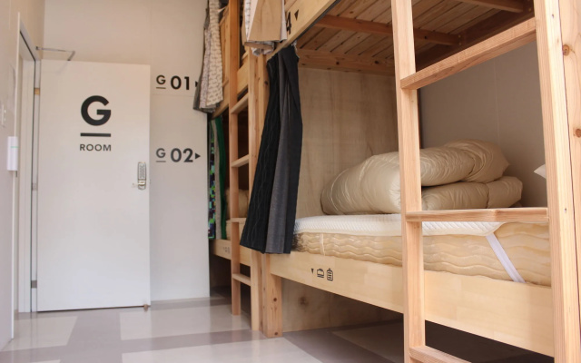 Hostel and Dining Tanga Table