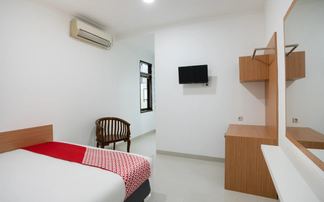 Hotel O Hegarbudhi Residence