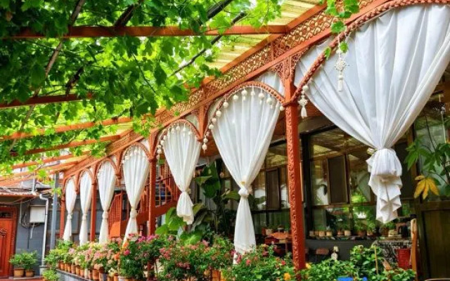 Plow-and-Read Homestay