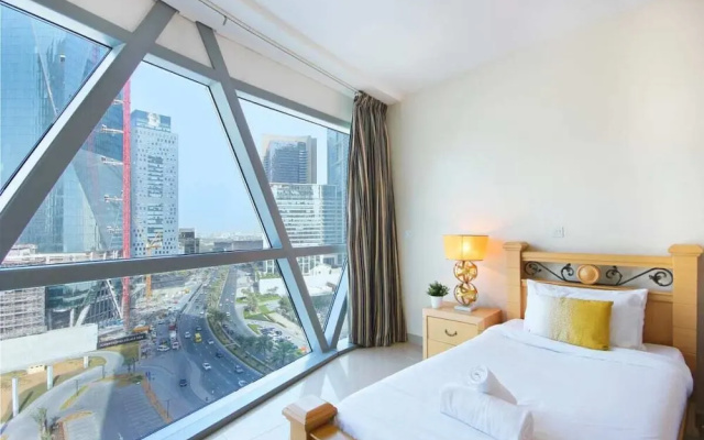 Spacious Apartment in the Classic Park Towers