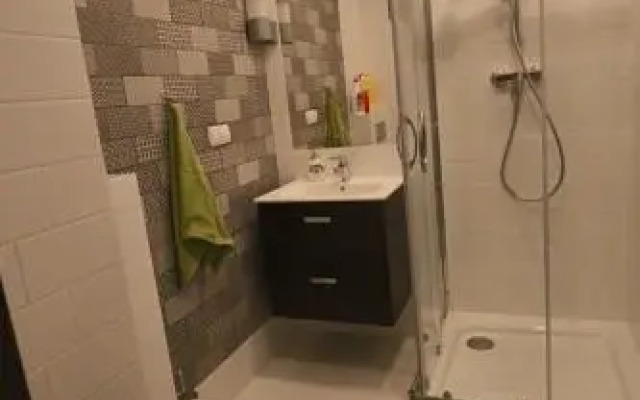 Apartment Mona Warsaw przy stacji metra
