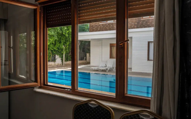 Lara Breeze Homes