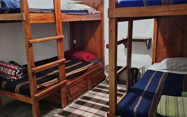 Abu Hotel - Hostel