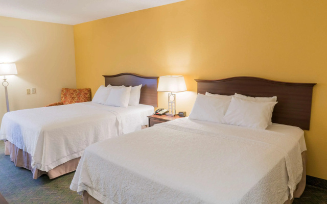 Hampton Inn New Philadelphia