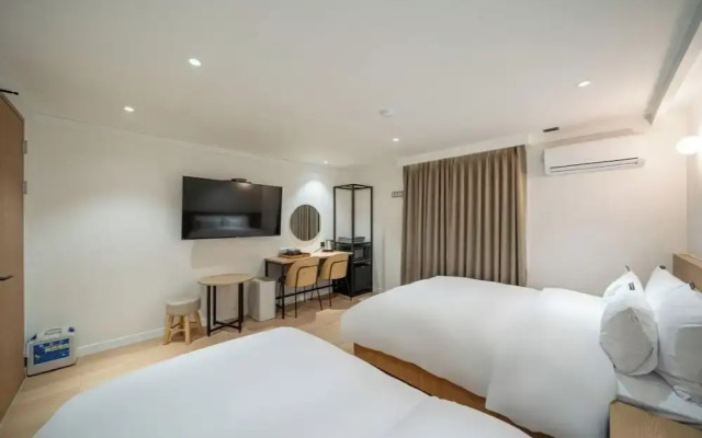 Brown Dot Hotel NamGumi