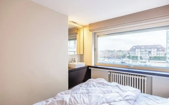 Apartment in Oostduinkerke With Sea View
