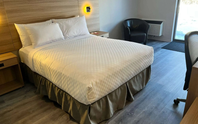 Econo Lodge Airport