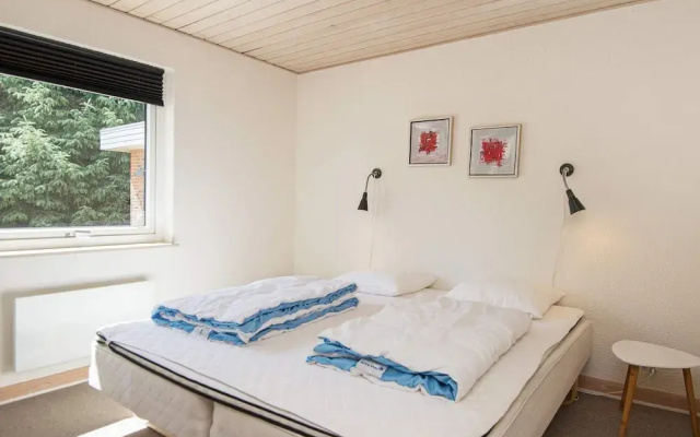 9 Person Holiday Home in Blavand