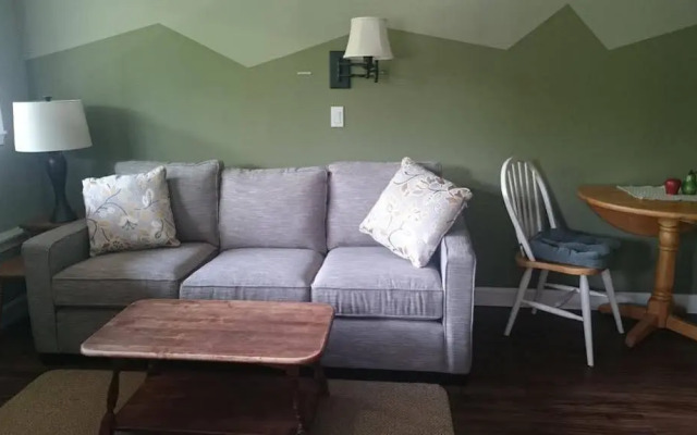 Meadowbrook Suite