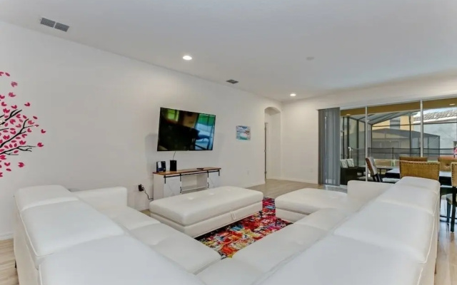 6028bod 14 Bedroom Home