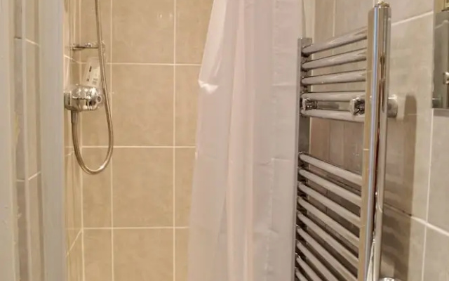 1 Bedroom Flat With Sofabed Sleeps 4