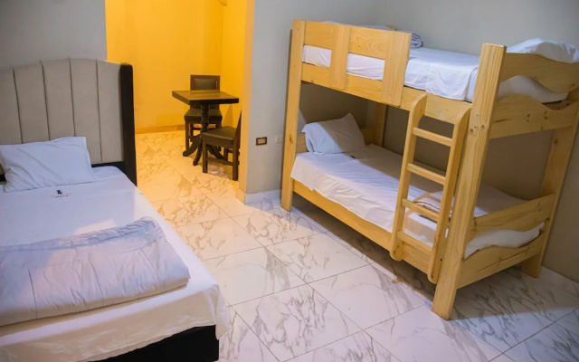 Thay83 Hostel