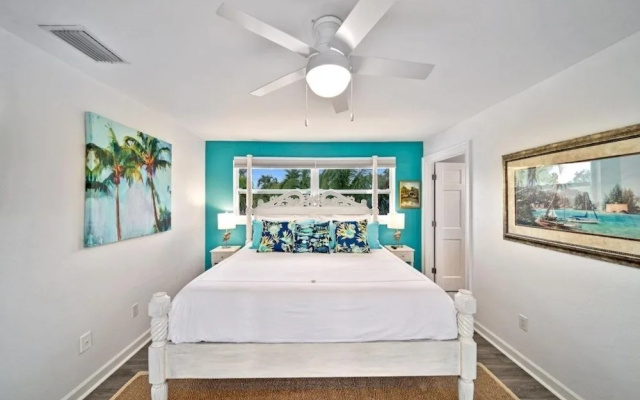 Henderson 3 Bedroom Home by RedAwning
