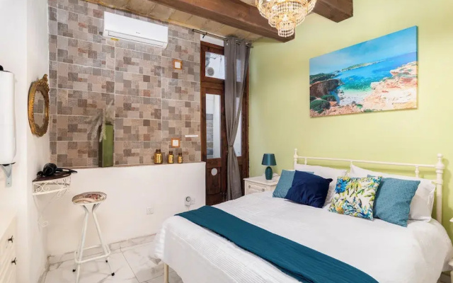 Traditional Townhouse - Rooftop Seaviews