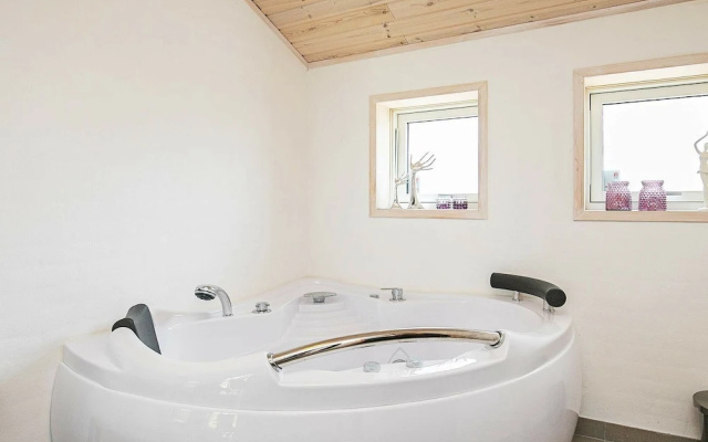 Captivating Holiday Home in Albak With Whirlpool