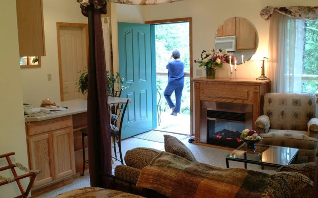 Pearson's Pond Luxury Inn & Spa