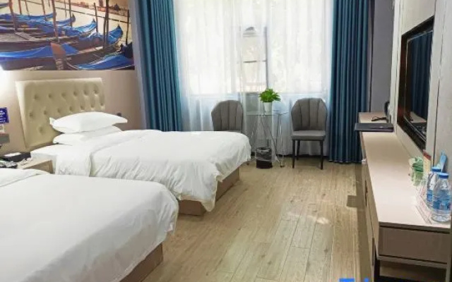 Lingyun Haoli Business Hotel