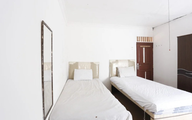 Hotel O Penginapan Budhe Sri