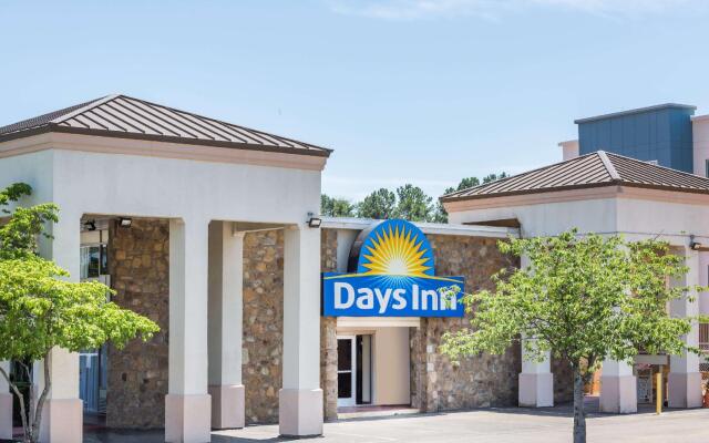 Отель Days Inn by Wyndham Charlottesville/University Area США, Шарлотсвилл - отзывы, цены и фото номеров - забронировать отель Days Inn by Wyndham Charlottesville/University Area онлайн вид на фасад