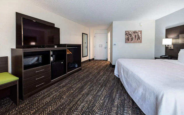Plaza Hotel and Suites