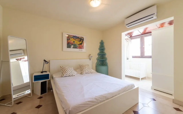 Great house with pool close to beach