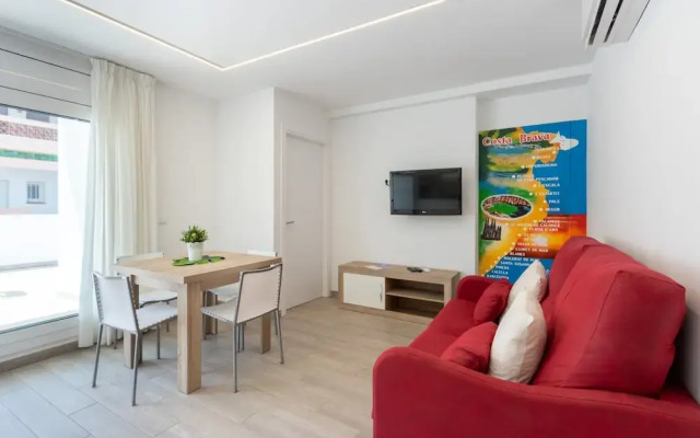 Apartment in Empuriabrava Near Sandy Beach