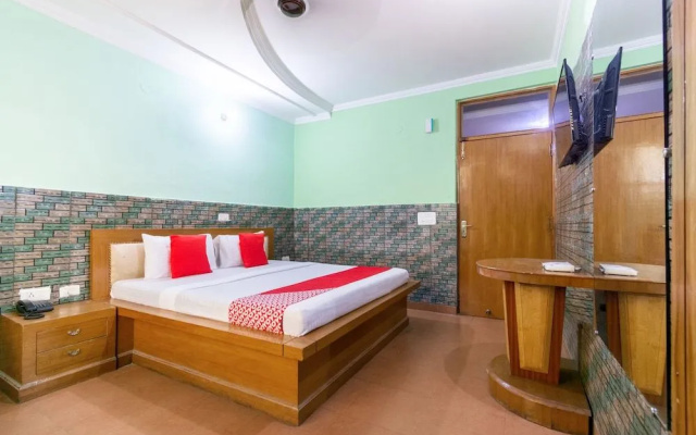 Oyo 44199 Hotel Crossroads