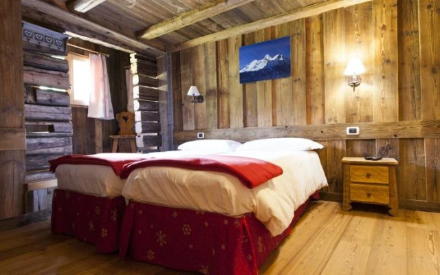 Rifugio L Aroula