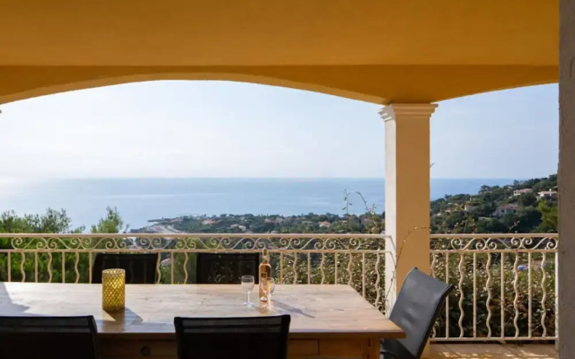Rainier - Villa Monte Carlo