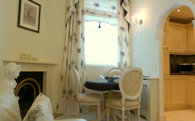 Hesketh Crescent Apartment