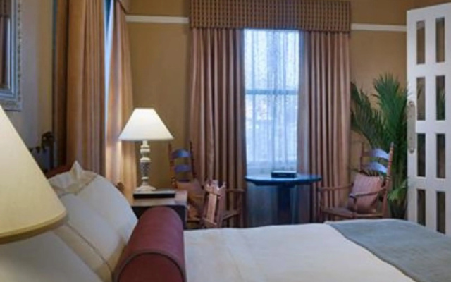 Hassayampa Inn