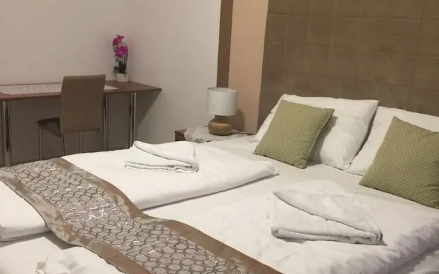 Corvin Rose Apartment Hotel