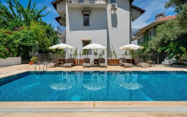 Phedora Suite Apart