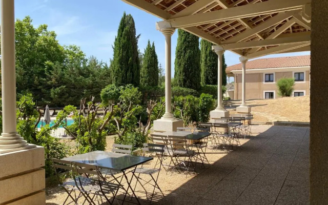 Logis Hostellerie Domaine De La Reynaude