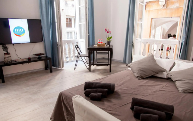 NIU LUX Apartments