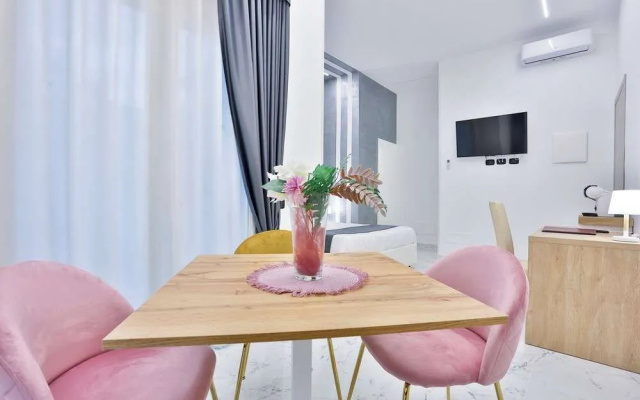 Hotiday Room Collection - Napoli Sant’Arcangelo