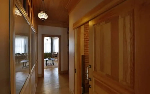 401 Old City Brand New Spacious With Balcony